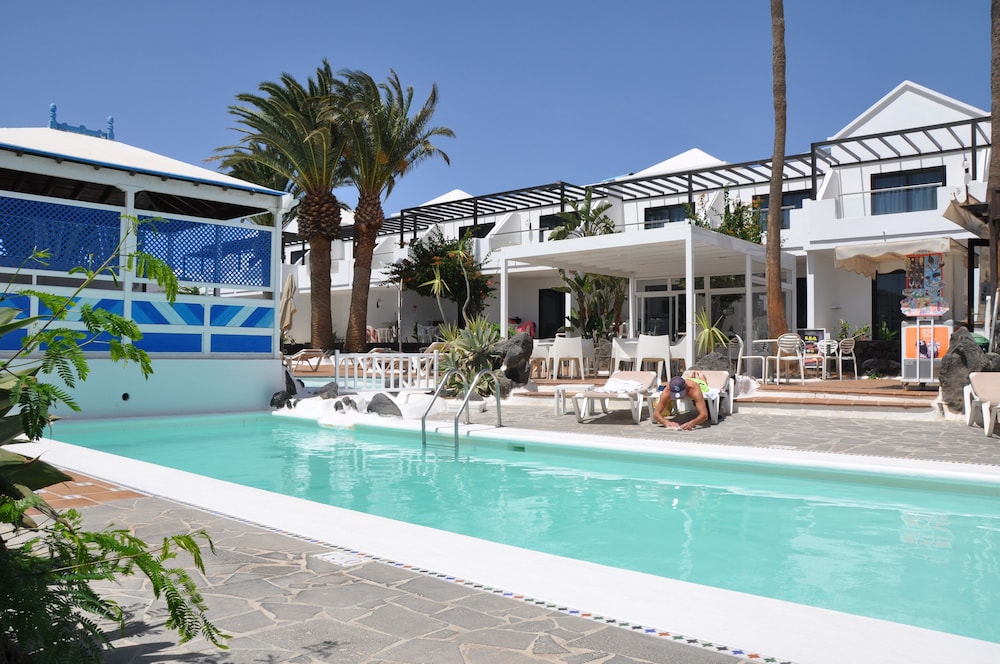 Apartamentos Los Tulipanes — Swimming pool in Puerto del Carmen, Canary Islands