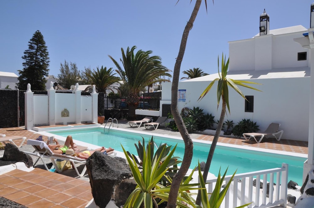 Apartamentos Los Tulipanes — Swimming pool in Puerto del Carmen, Canary Islands