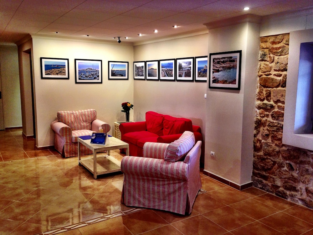 Hostal Mar y Huerta — Hotel building in Santa Eulalia, Balearic Islands