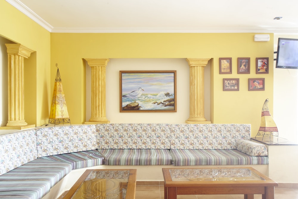 Hostal Mar y Huerta — Hotel rooms in Santa Eulalia, Balearic Islands