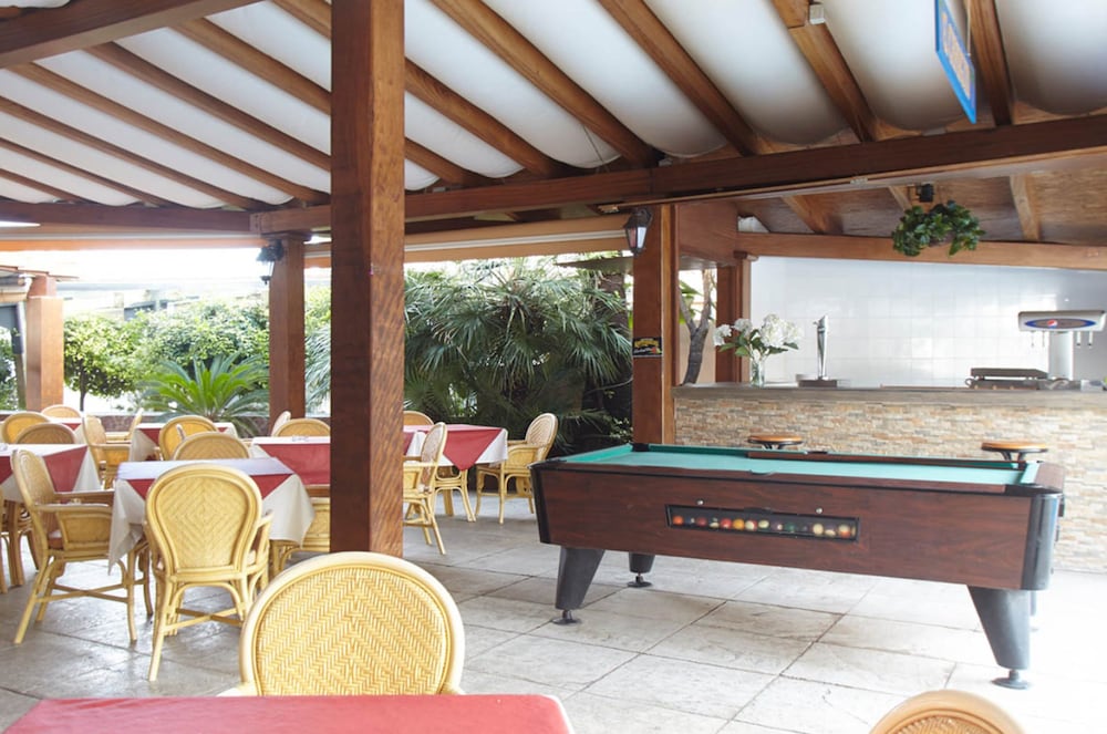 Hostal Mar y Huerta — Restaurant & bars in Santa Eulalia, Balearic Islands