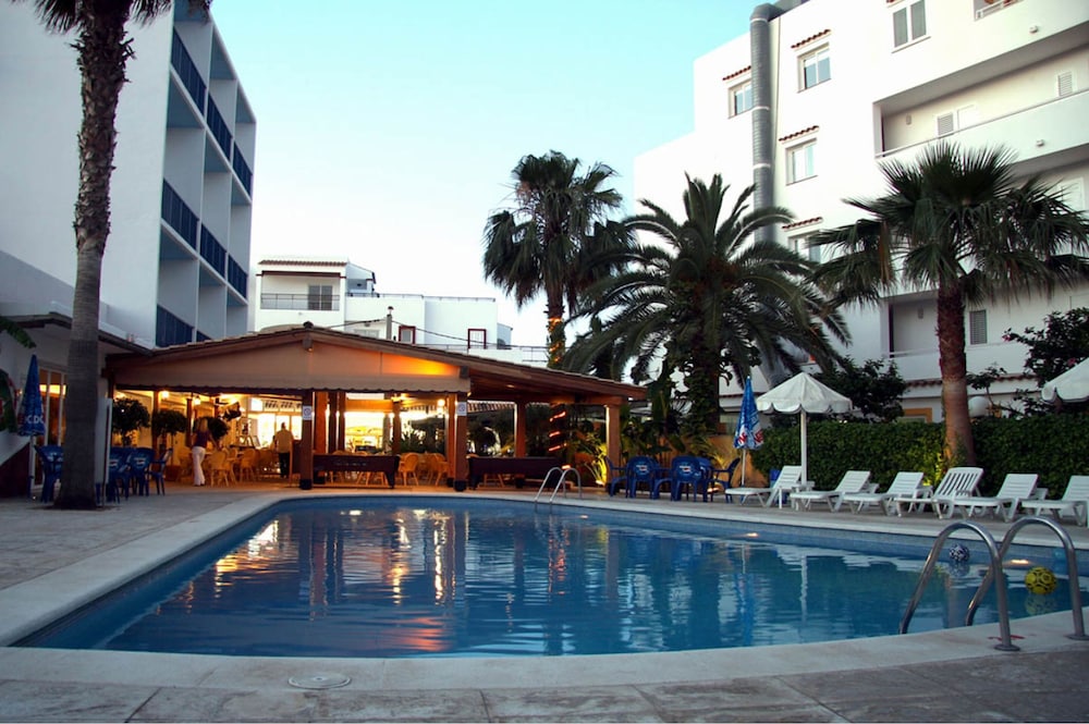 Hostal Mar y Huerta — Swimming pool in Santa Eulalia, Balearic Islands