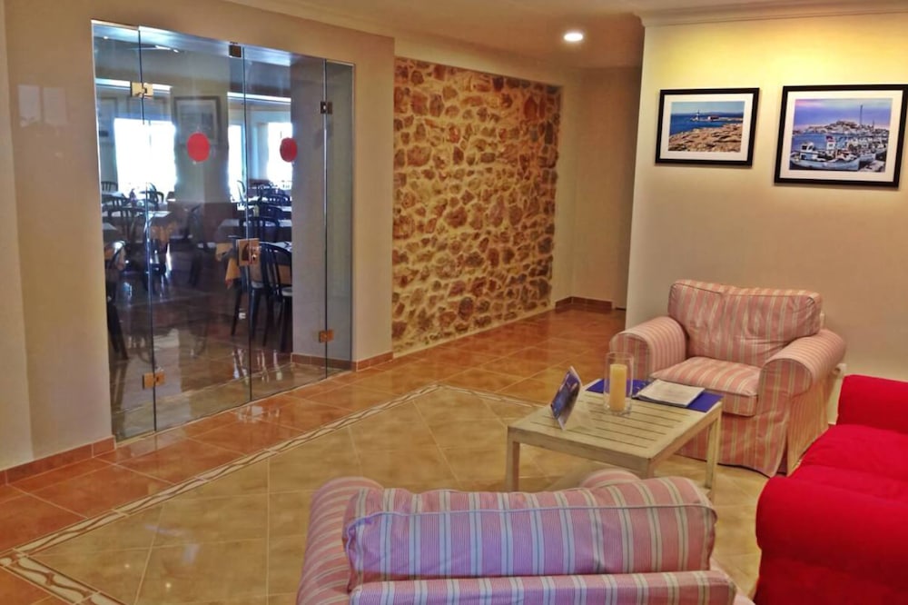 Hostal Mar y Huerta — Restaurant & bars in Santa Eulalia, Balearic Islands