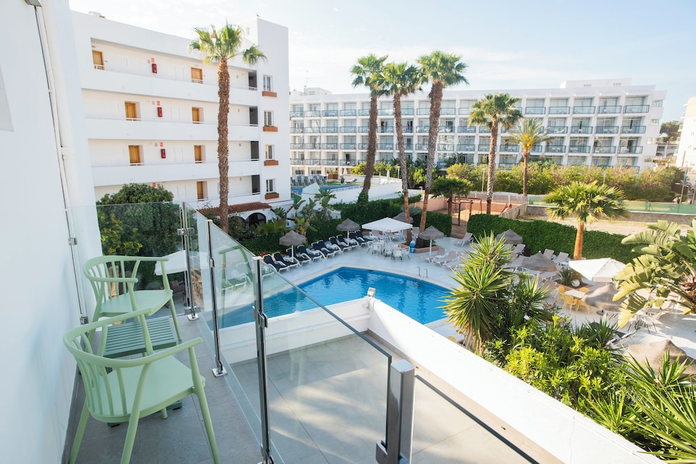 Hostal Mar y Huerta — Swimming pool in Santa Eulalia, Balearic Islands