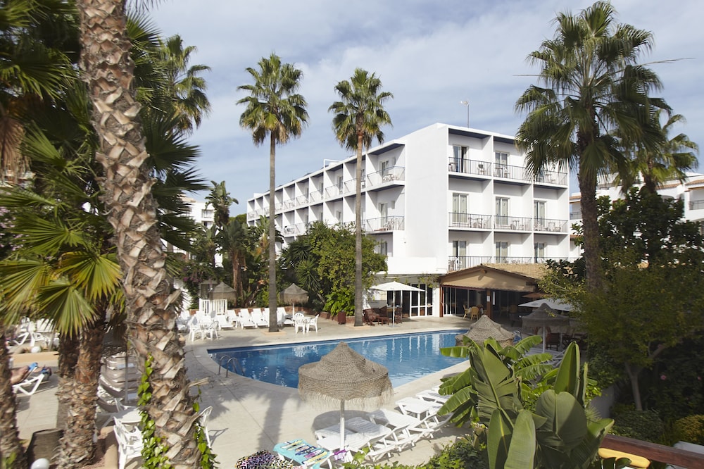 Hostal Mar y Huerta — Hotel building in Santa Eulalia, Balearic Islands