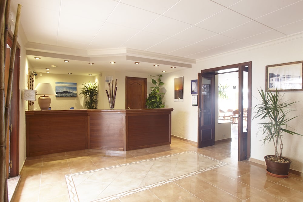 Hostal Mar y Huerta — Hotel building in Santa Eulalia, Balearic Islands