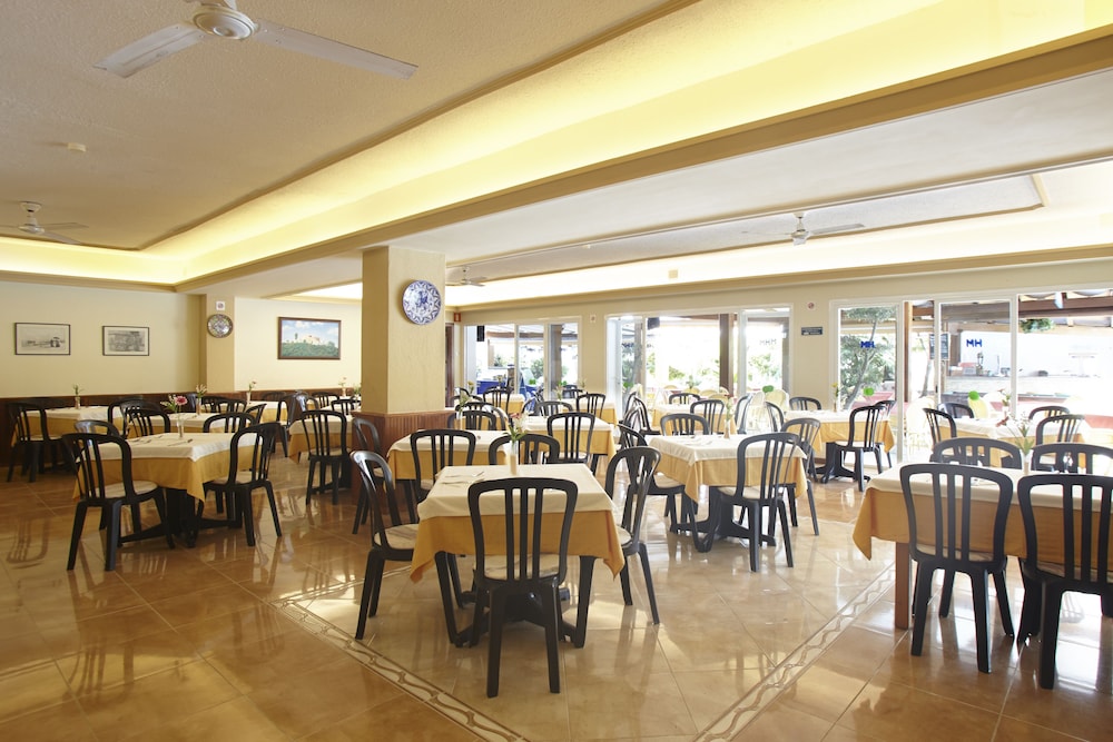 Hostal Mar y Huerta — Restaurant & bars in Santa Eulalia, Balearic Islands