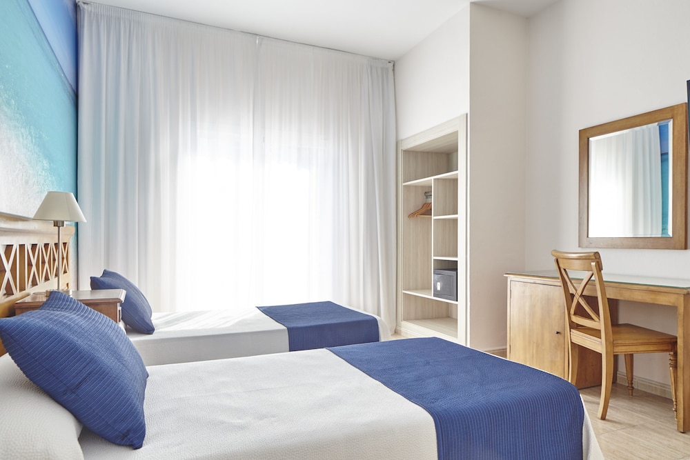 Hostal Mar y Huerta — Hotel rooms in Santa Eulalia, Balearic Islands