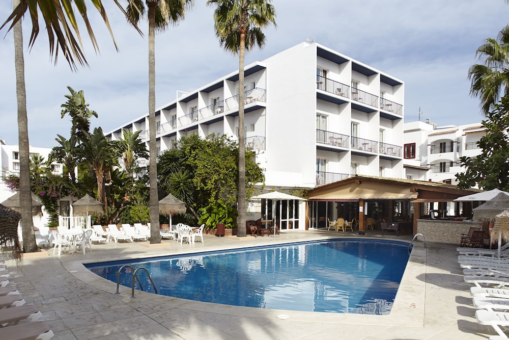 Hostal Mar y Huerta — Hotel building in Santa Eulalia, Balearic Islands