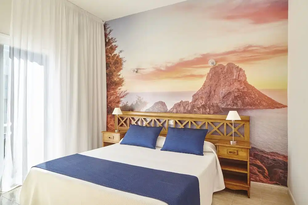 Hostal Mar y Huerta — Hotel rooms in Santa Eulalia, Balearic Islands