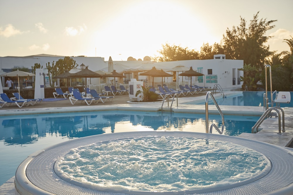Sandos Atlantic Gardens Hotel - Adults Only — Swimming pool in Playa Blanca, Canary Islands