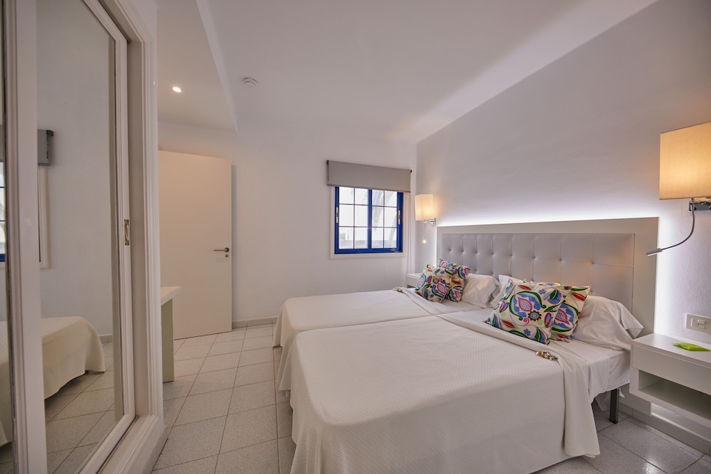 Sandos Atlantic Gardens Hotel - Adults Only — Hotel rooms in Playa Blanca, Canary Islands