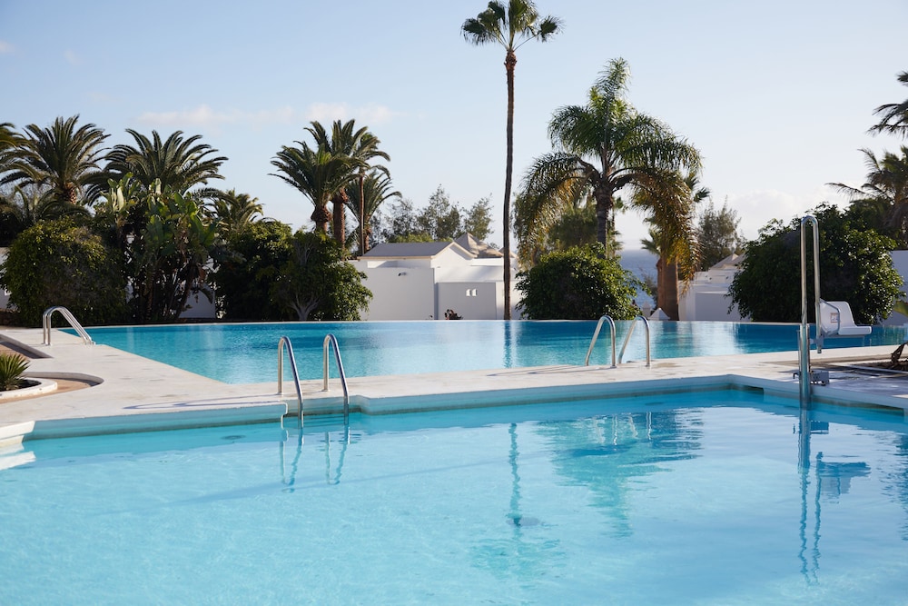 Sandos Atlantic Gardens Hotel - Adults Only — Swimming pool in Playa Blanca, Canary Islands