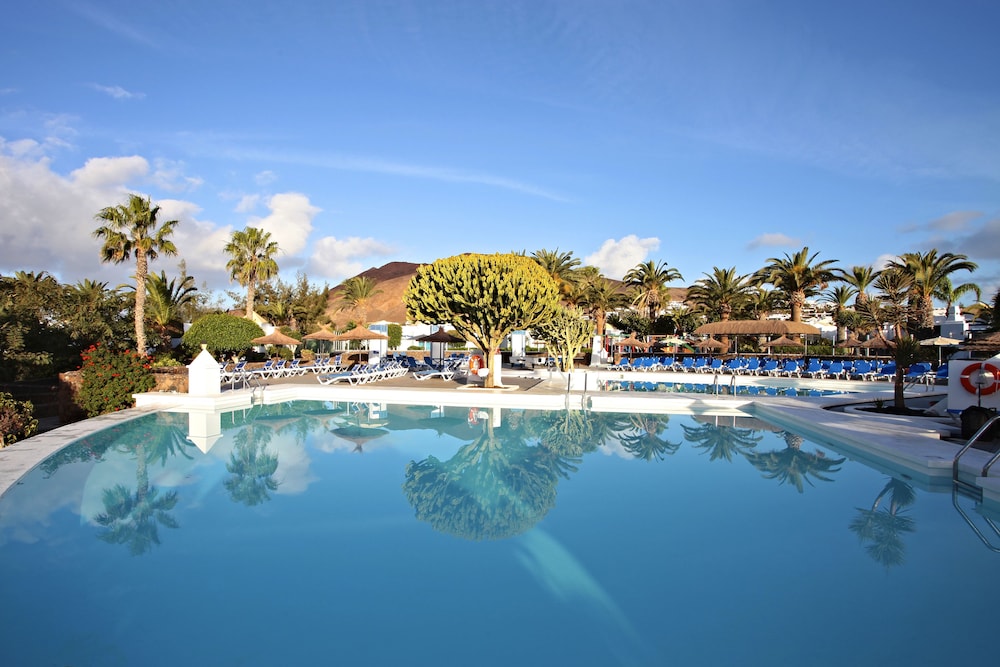 Sandos Atlantic Gardens Hotel - Adults Only — Swimming pool in Playa Blanca, Canary Islands