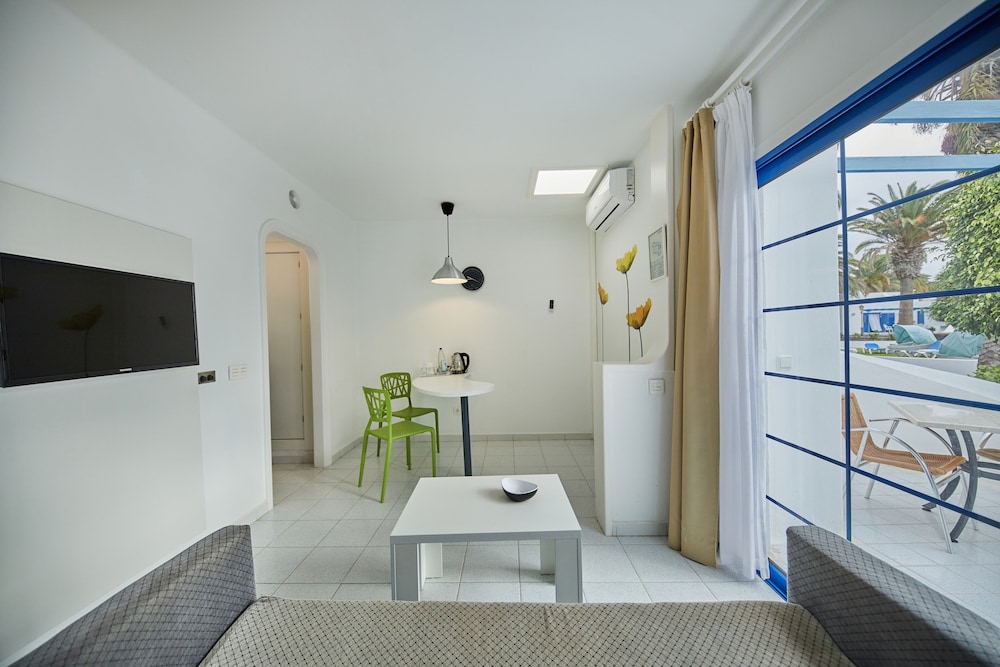 Sandos Atlantic Gardens Hotel - Adults Only — Hotel rooms in Playa Blanca, Canary Islands