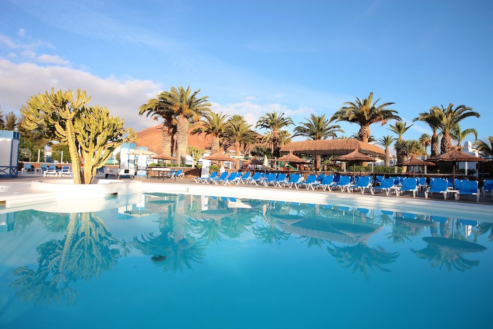 Sandos Atlantic Gardens Hotel - Adults Only — Swimming pool in Playa Blanca, Canary Islands