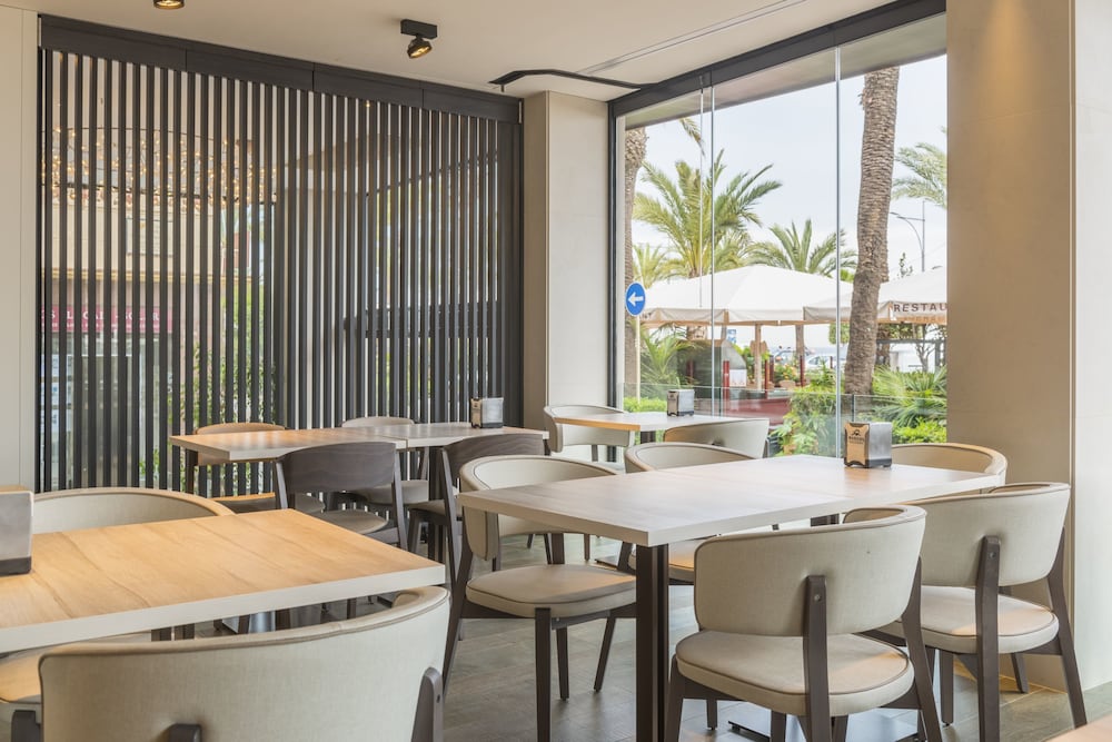 Hotel Marsol — Restaurant & bars in Lloret de Mar, Catalonia