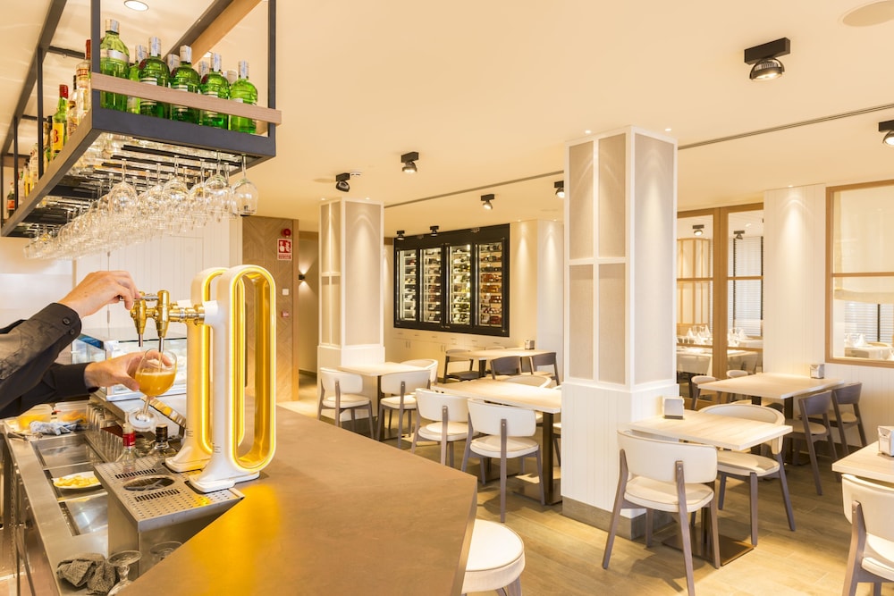 Hotel Marsol — Restaurant & bars in Lloret de Mar, Catalonia
