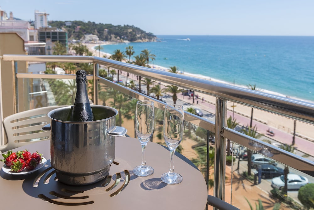 Hotel Marsol — Beach in Lloret de Mar, Catalonia