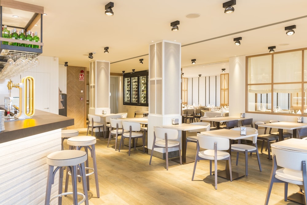 Hotel Marsol — Restaurant & bars in Lloret de Mar, Catalonia