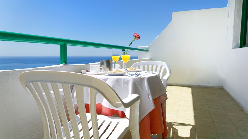 Apartamentos Monteparaiso — Restaurant & bars in Puerto Rico, Canary Islands