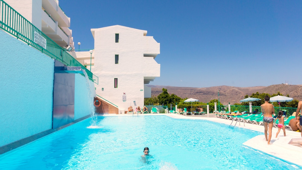 Apartamentos Monteparaiso — Swimming pool in Puerto Rico, Canary Islands