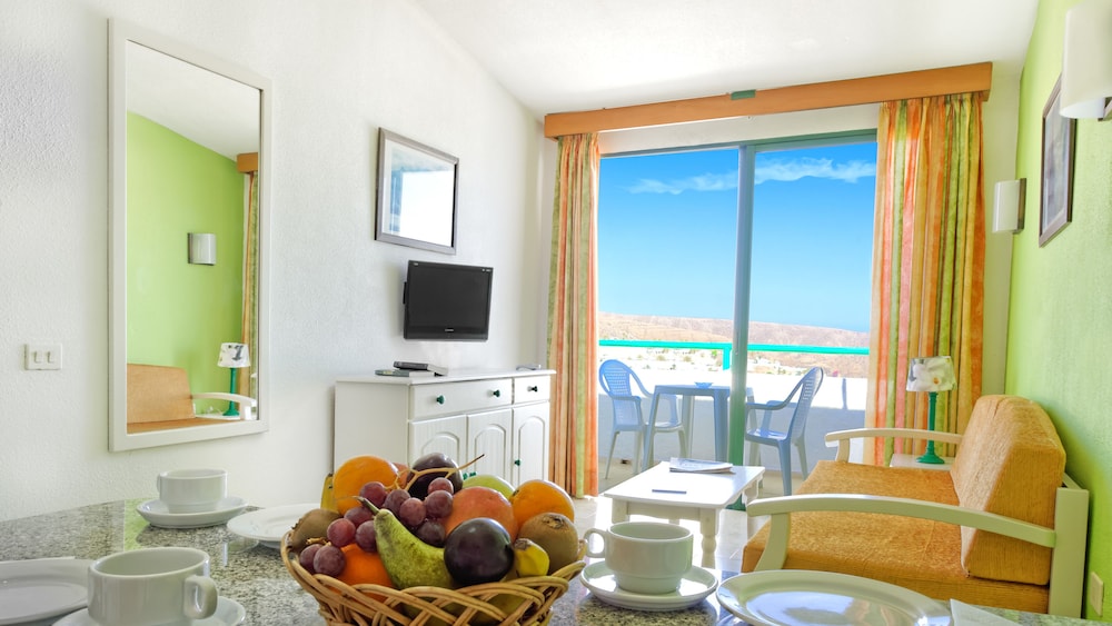 Apartamentos Monteparaiso — Hotel rooms in Puerto Rico, Canary Islands
