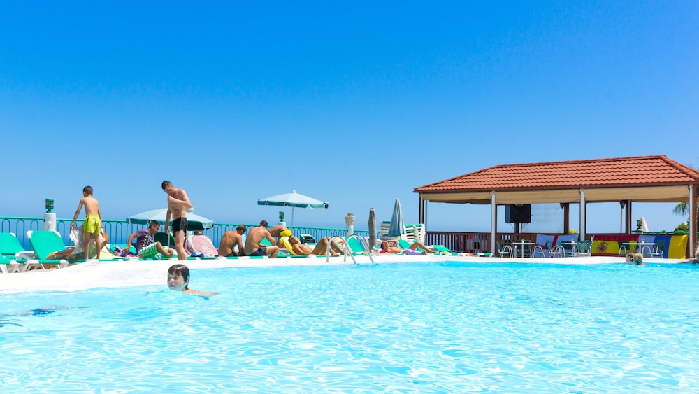 Apartamentos Monteparaiso — Swimming pool in Puerto Rico, Canary Islands