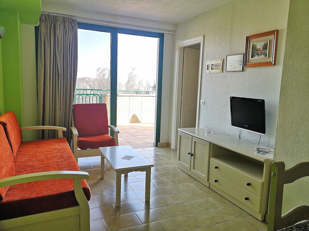Apartamentos Monteparaiso — Hotel rooms in Puerto Rico, Canary Islands