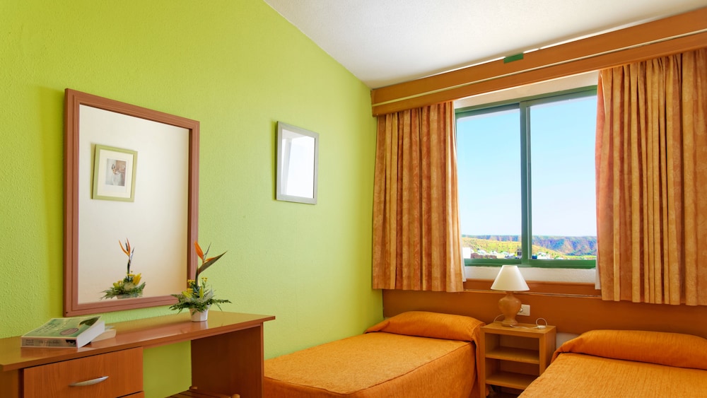 Apartamentos Monteparaiso — Hotel rooms in Puerto Rico, Canary Islands
