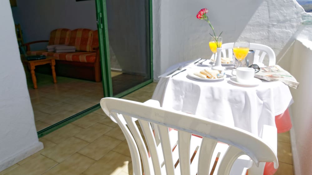 Apartamentos Monteparaiso — Restaurant & bars in Puerto Rico, Canary Islands