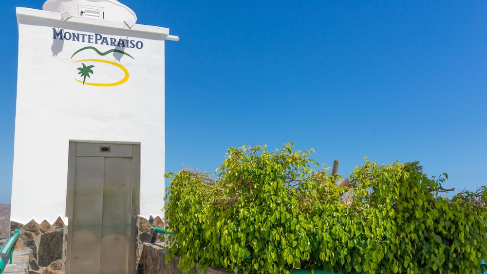 Apartamentos Monteparaiso — Hotel building in Puerto Rico, Canary Islands