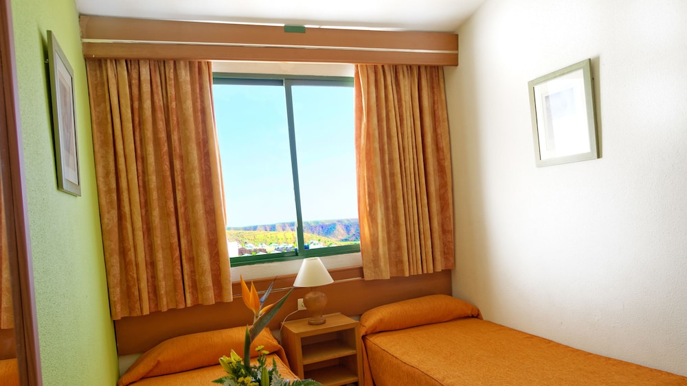 Apartamentos Monteparaiso — Hotel rooms in Puerto Rico, Canary Islands