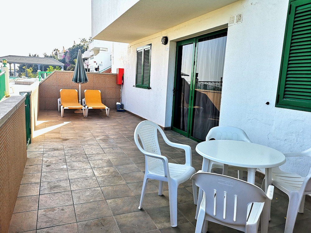Apartamentos Monteparaiso — Hotel building in Puerto Rico, Canary Islands