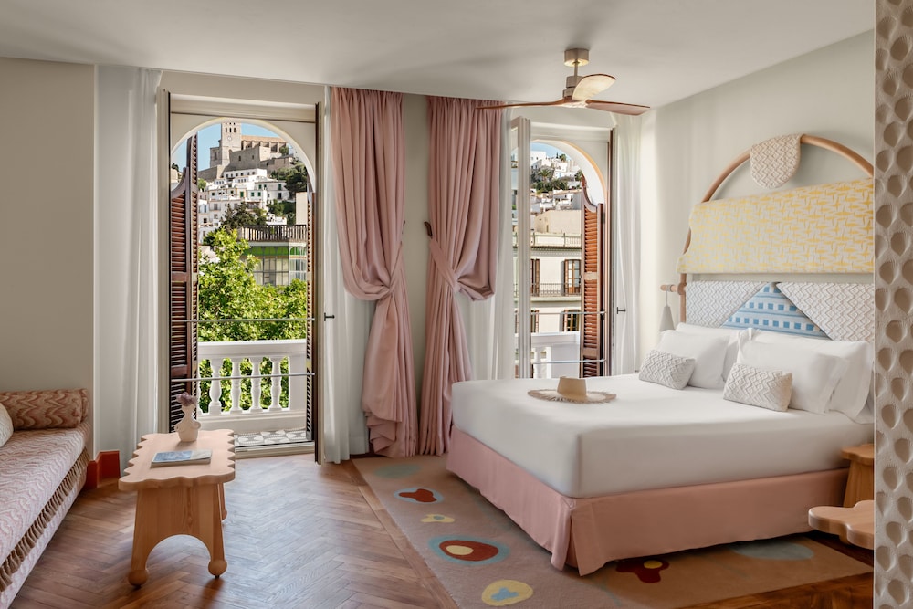 Montesol Experimental Ibiza — Hotel rooms in Ibiza Town, Balearic Islands