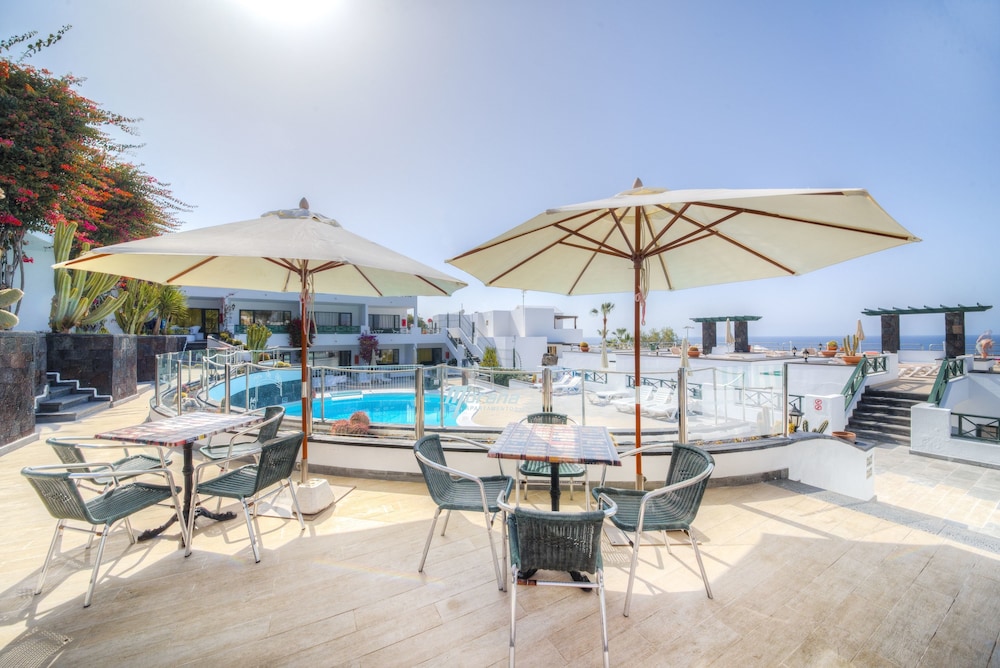 Apartamentos La Moraña — Swimming pool in Puerto del Carmen, Canary Islands