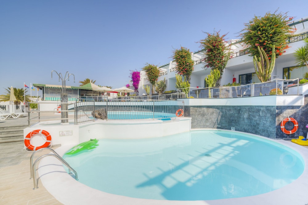 Apartamentos La Moraña — Swimming pool in Puerto del Carmen, Canary Islands