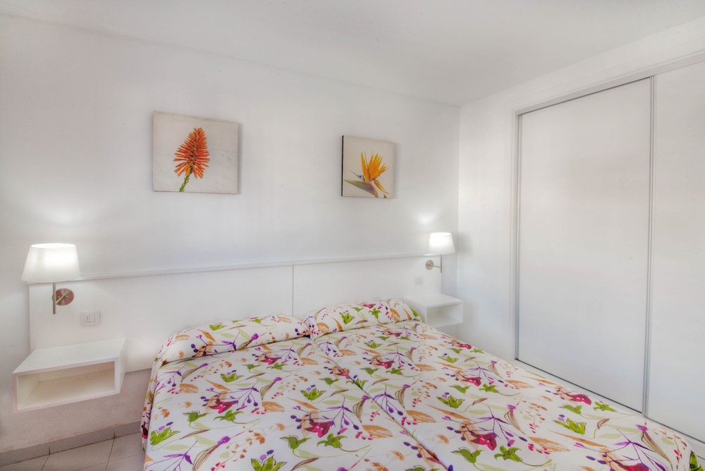Apartamentos La Moraña — Hotel rooms in Puerto del Carmen, Canary Islands