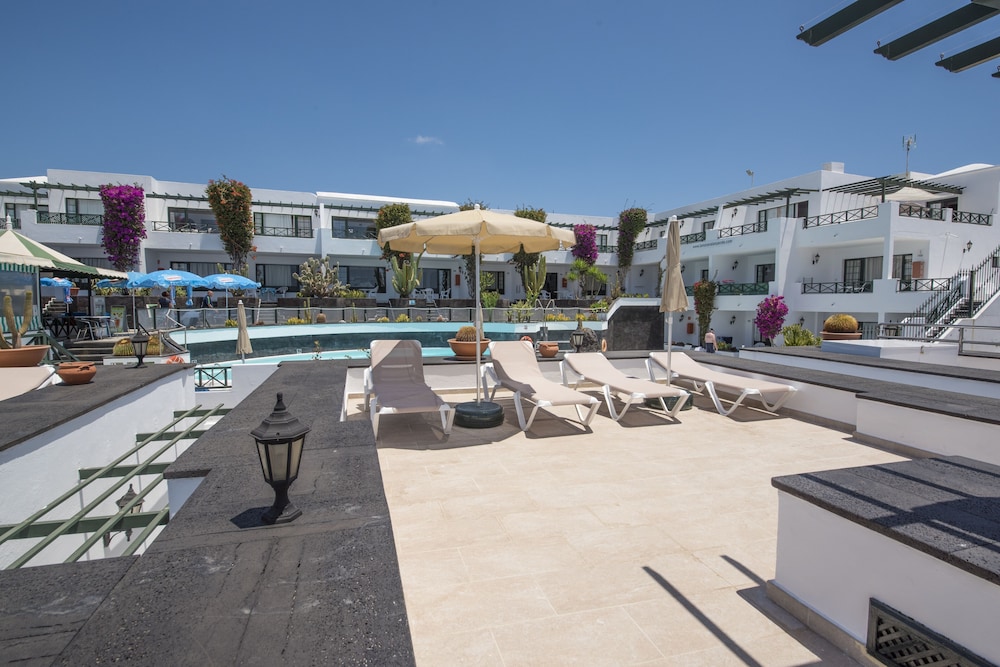 Apartamentos La Moraña — Swimming pool in Puerto del Carmen, Canary Islands