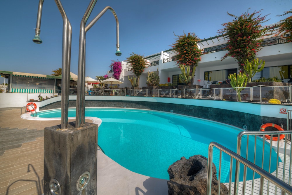 Apartamentos La Moraña — Swimming pool in Puerto del Carmen, Canary Islands
