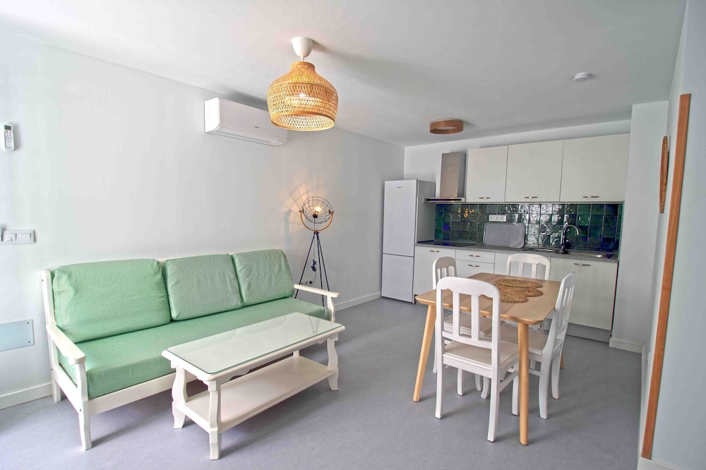 Apartamentos La Moraña — Hotel rooms in Puerto del Carmen, Canary Islands