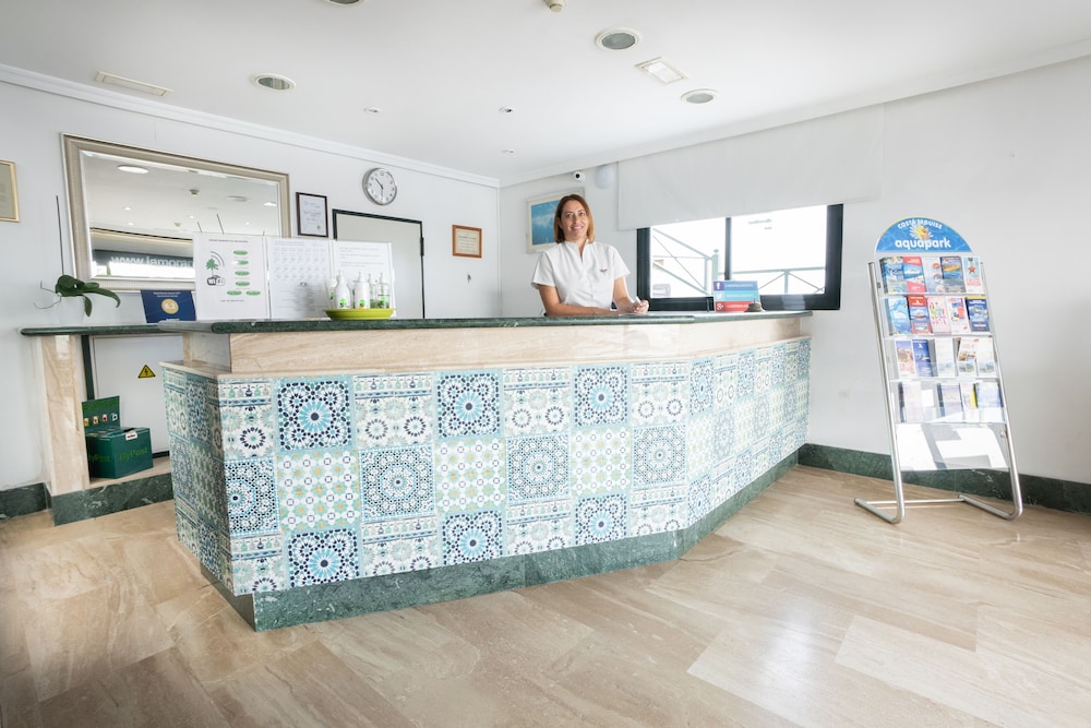 Apartamentos La Moraña — Hotel building in Puerto del Carmen, Canary Islands
