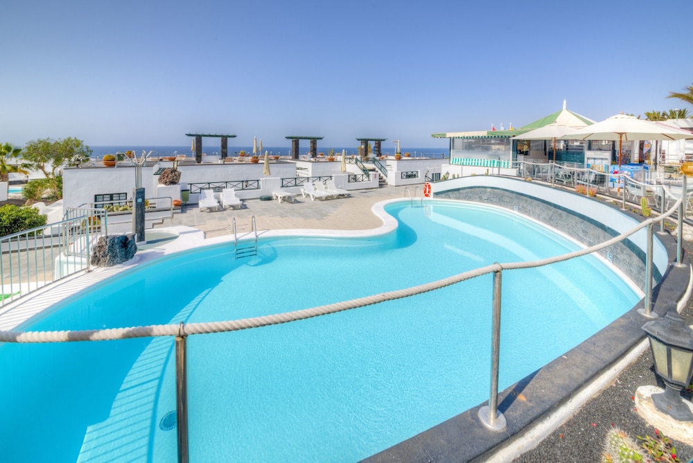 Apartamentos La Moraña — Swimming pool in Puerto del Carmen, Canary Islands