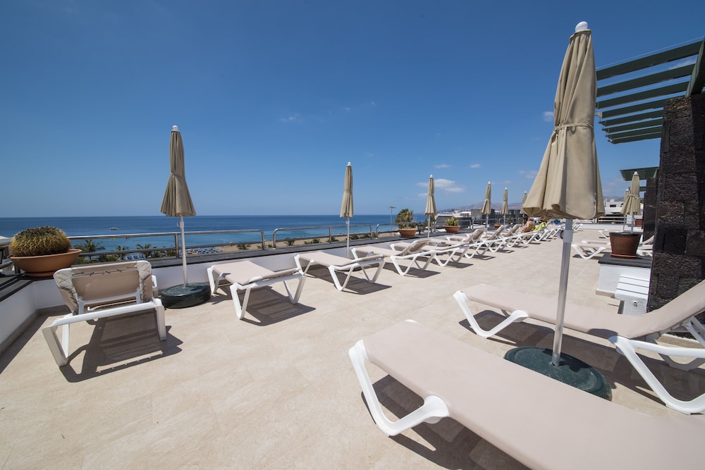 Apartamentos La Moraña — Beach in Puerto del Carmen, Canary Islands
