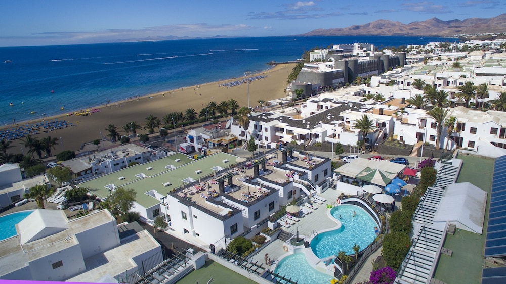 Apartamentos La Moraña — Beach in Puerto del Carmen, Canary Islands