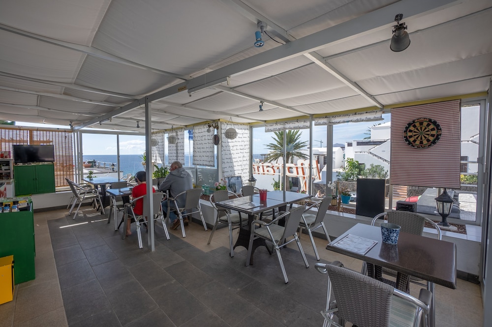 Apartamentos La Moraña — Restaurant & bars in Puerto del Carmen, Canary Islands
