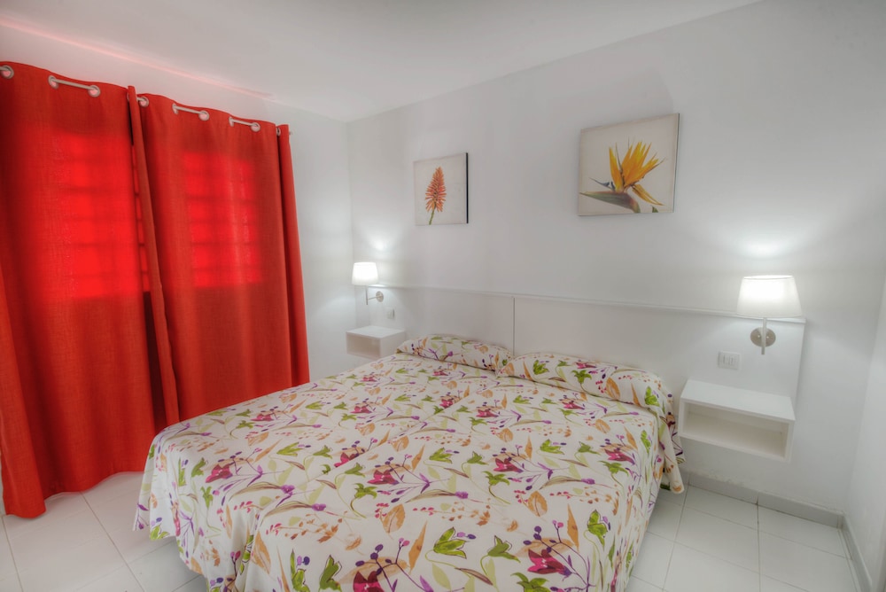 Apartamentos La Moraña — Hotel rooms in Puerto del Carmen, Canary Islands