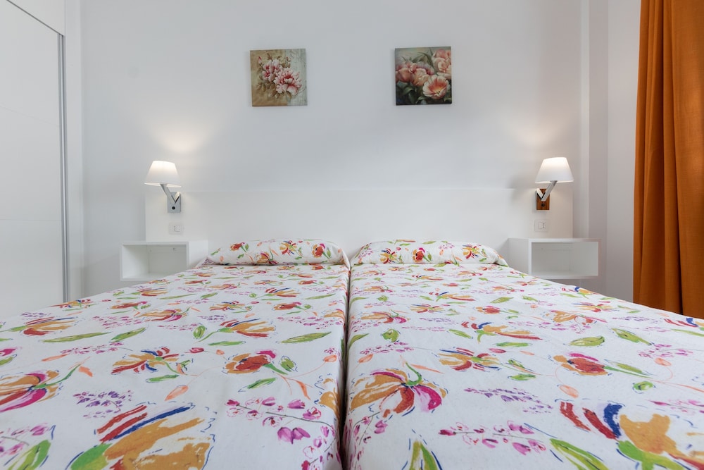 Apartamentos La Moraña — Hotel rooms in Puerto del Carmen, Canary Islands
