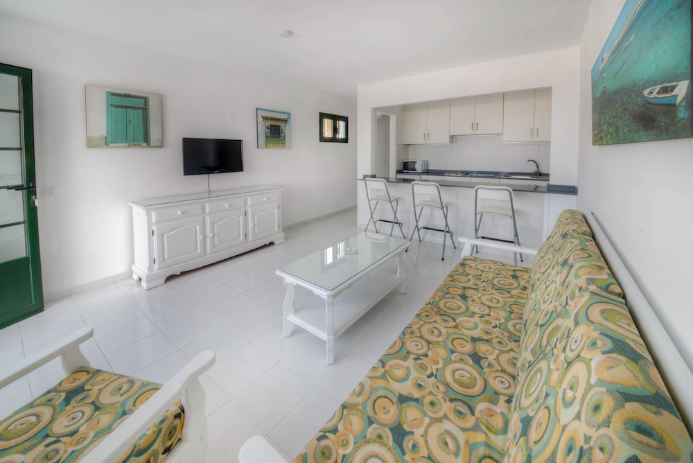 Apartamentos La Moraña — Hotel rooms in Puerto del Carmen, Canary Islands