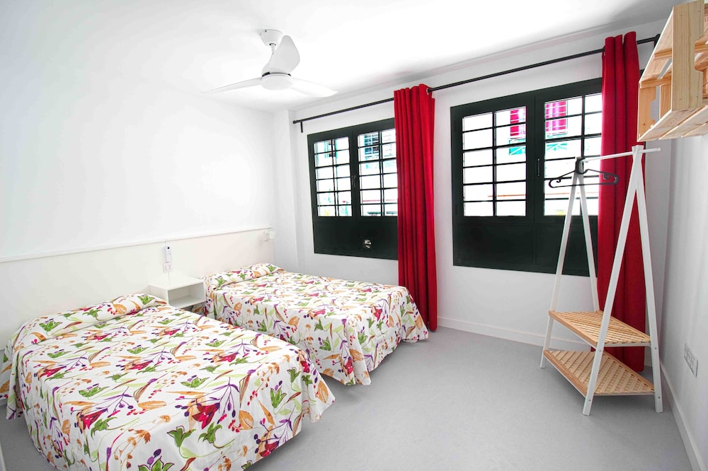 Apartamentos La Moraña — Hotel rooms in Puerto del Carmen, Canary Islands